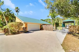 10941 SW Hawk View Cir, Stuart, FL 34997 - Photo 5