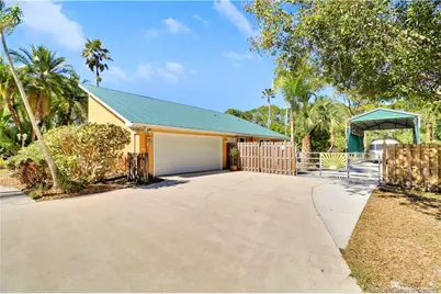 10941 SW Hawkview Circle, Stuart, FL 34997 - Photo 9