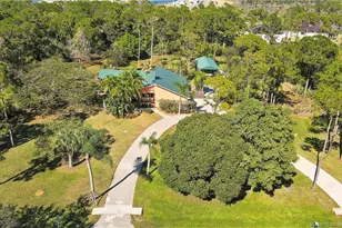 10941 SW Hawk View Cir, Stuart, FL 34997 - Photo 5