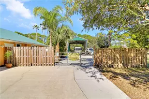 10941 SW Hawk View Cir, Stuart, FL 34997 - Photo 7