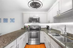 3204 SE Guenevere Ln, Port Saint Lucie, FL 34952 - Photo 11