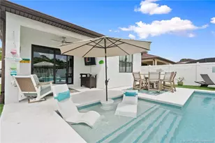 260 SE Via Visconti, Port Saint Lucie, FL 34952 - Photo 3