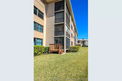 4490 NE Sandpebble Trace #105, Stuart, FL 34996 - Photo 23