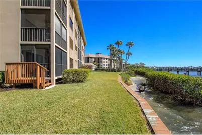 4490 NE Sandpebble Trace #105, Stuart, FL 34996 - Photo 23