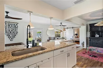 1092 SE Madison Avenue, Stuart, FL 34996 - Photo 13