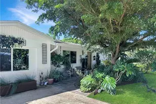 1092 SE Madison Ave, Stuart, FL 34996 - Photo 1