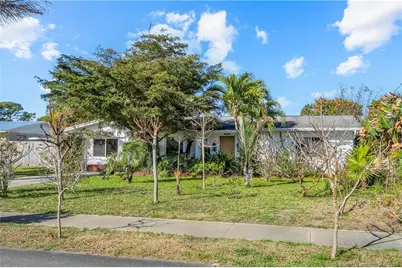 1092 SE Madison Avenue, Stuart, FL 34996 - Photo 3