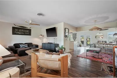 1092 SE Madison Avenue, Stuart, FL 34996 - Photo 7