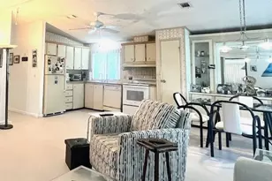 6221 S Ironwood Ln, Lantana, FL 33462 - Photo 5