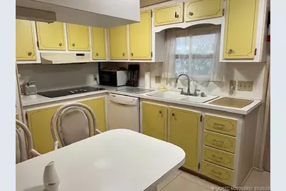 6266 Holly Lane, Lantana, FL 33462 - Photo 23