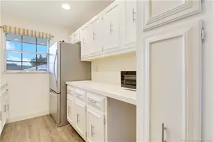 211 Manatee Ln, Fort Pierce, FL 34982 - Photo 9