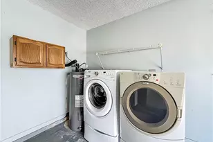 274 NE Glentry Ave, Port Saint Lucie, FL 34983 - Photo 41