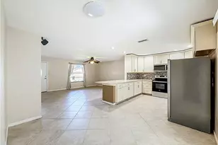 274 NE Glentry Ave, Port Saint Lucie, FL 34983 - Photo 5