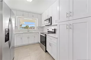 208 Riomar Dr, Port Saint Lucie, FL 34952 - Photo 13