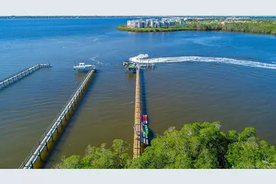 23 NE Macarthur Boulevard, Stuart, FL 34996 - Photo 15