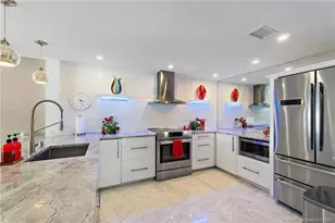 625 NW North River Dr, Stuart, FL 34994 - Photo 5