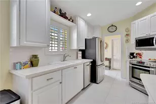 8522 SE Retreat Dr, Hobe Sound, FL 33455 - Photo 5