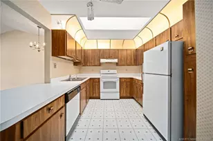 9095 SE Hobe Ridge Ave, Hobe Sound, FL 33455 - Photo 5