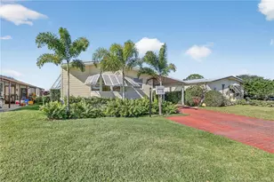 7924 SE Saratoga Dr, Hobe Sound, FL 33455 - Photo 5