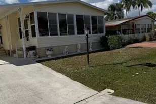 8203 E Bitterbush Ln, Port Saint Lucie, FL 34952 - Photo 3