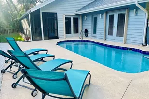 8 Kingston Ct, Stuart, FL 34996 - Photo 3