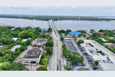 8 Kingston Court, Stuart, FL 34996 - Photo 7