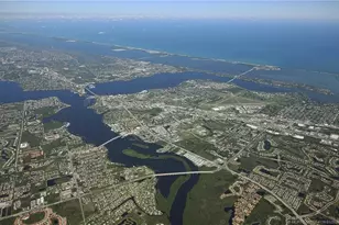 1290 SE Parkview Pl, Stuart, FL 34994 - Photo 25