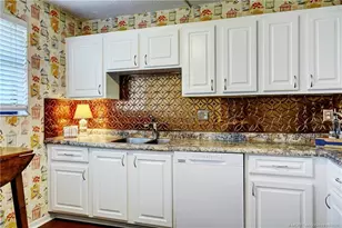 1290 SE Parkview Pl, Stuart, FL 34994 - Photo 11