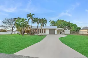 981 SW Bay State Rd, Stuart, FL 34953 - Photo 3