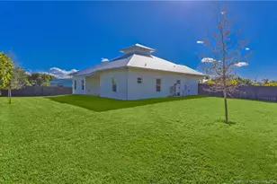 6225 SE Highland Ave, Stuart, FL 34997 - Photo 3