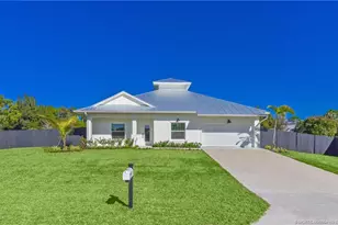 6225 SE Highland Ave, Stuart, FL 34997 - Photo 1