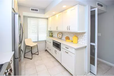 4720 NE Sandpebble Trace #203, Stuart, FL 34996 - Photo 5