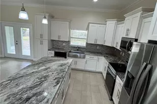 842 NW Treemont Ave, Port Saint Lucie, FL 34983 - Photo 7