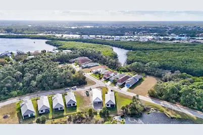 435 SE Via Sangro, Port Saint Lucie, FL 34952 - Photo 7