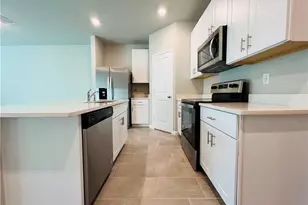 3913 Mentmore Ln, Stuart, FL 34997 - Photo 9