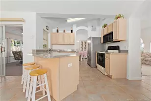 917 NE Maranta Terrado, Jensen Beach, FL 34957 - Photo 9