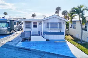 10725 S Ocean Dr, Jensen Beach, FL 34957 - Photo 25