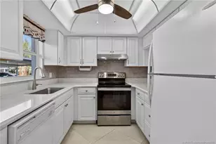 2950 SE Ocean Blvd, Stuart, FL 34996 - Photo 9