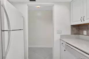 2950 SE Ocean Blvd, Stuart, FL 34996 - Photo 9