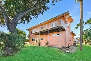 2228 NE Center Cir, Jensen Beach, FL 34957 - Photo 7