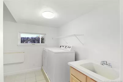 2228 NE Center Circle, Jensen Beach, FL 34957 - Photo 25