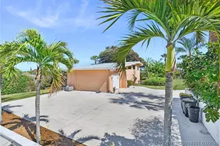 2228 NE Center Cir, Jensen Beach, FL 34957 - Photo 11