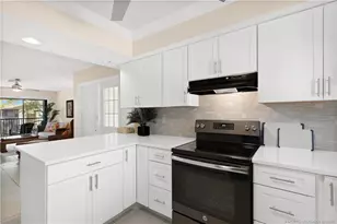 4885 SE Capstan Ave, Stuart, FL 34997 - Photo 9