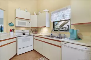 6030 SE Martinique Dr, Stuart, FL 34997 - Photo 11