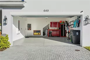 649 NE Waters Edge Ln, Port Saint Lucie, FL 34983 - Photo 29