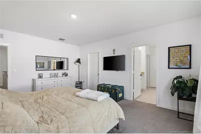 649 NE Waters Edge Lane, Port Saint Lucie, FL 34983 - Photo 15