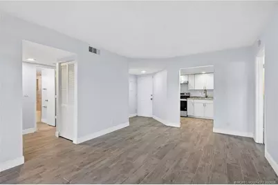 1564 SE Royal Green Circle #104, Port Saint Lucie, FL 34952 - Photo 5