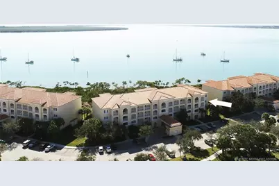 28 Harbour Isle Drive W #306, Fort Pierce, FL 34949 - Photo 3