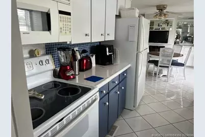 6387 Elm Lane, Lantana, FL 33462 - Photo 11