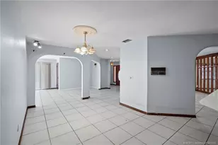 981 SE Lansdowne Ave, Port Saint Lucie, FL 34983 - Photo 11